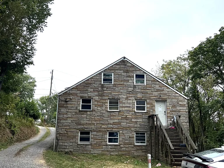 37 Biggs Ln #7 — Photo 10
