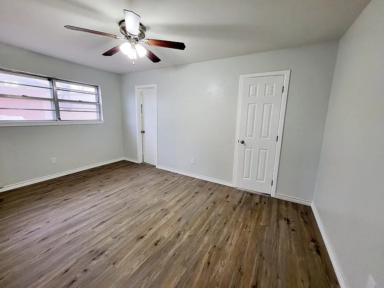 3505 Houston Ave — Photo 25