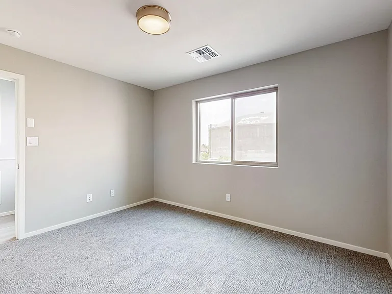 4547 Villa Loma Ln NE — Photo 28