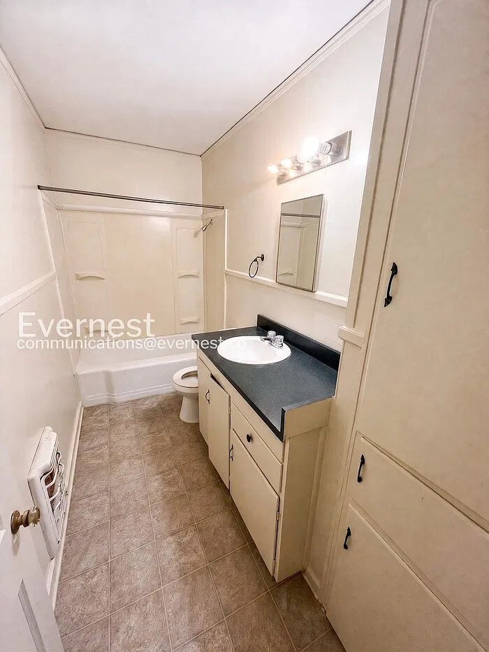 3 bed, 1.0 bath, 1134 sqft, $1,085 — Photo 4