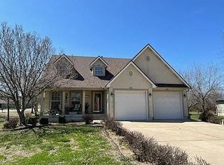 802 N Virginia St, Adrian, MO 64720