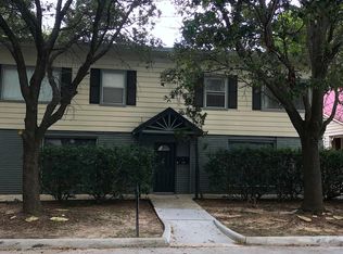 643 E 7th 1/2 St APT B, Houston, TX 77007