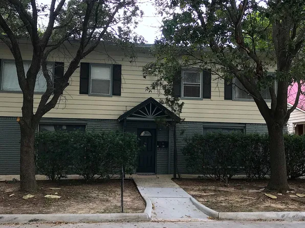 643 E 7th 1/2 St APT B, Houston, TX 77007