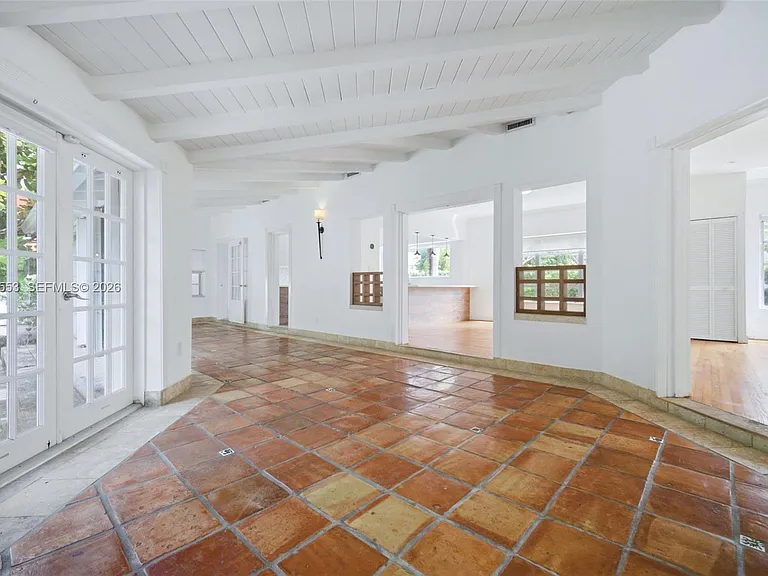 2300 S Miami Ave — Photo 13