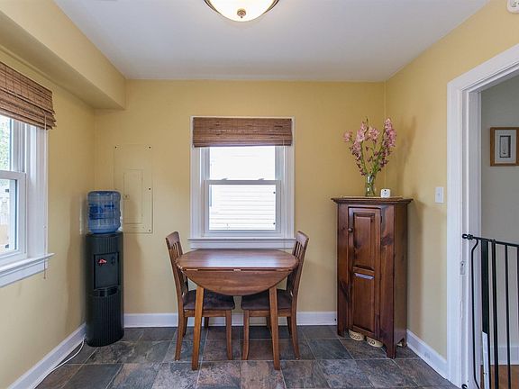 5th image of 1620 Courtney Ave