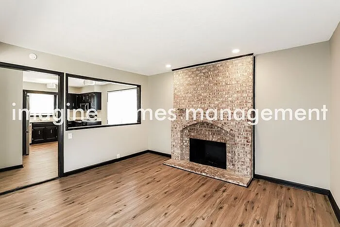 6115 N Monroe Ave — Photo 2