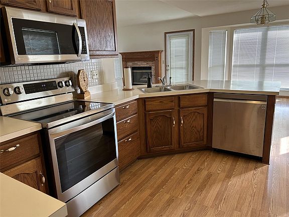 3rd image of 3701 Majestic Ct