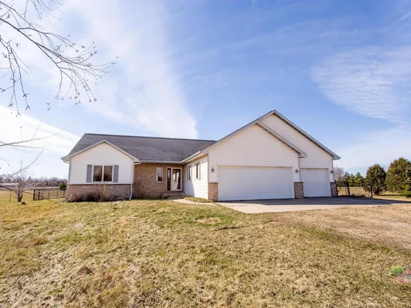 N8977 Hughes Road, Belleville, WI 53508