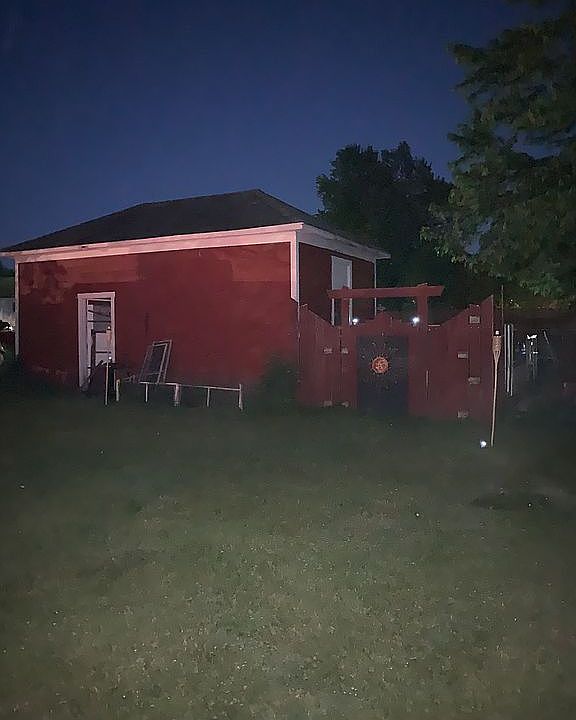 1st image of 1072 Grand Ave