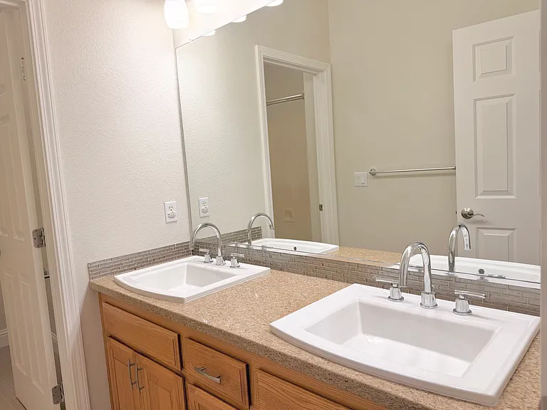 653 Lilja Ct — Photo 21
