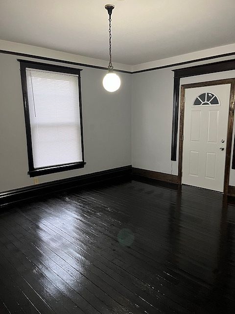 1st image of 419 Washington Ave N