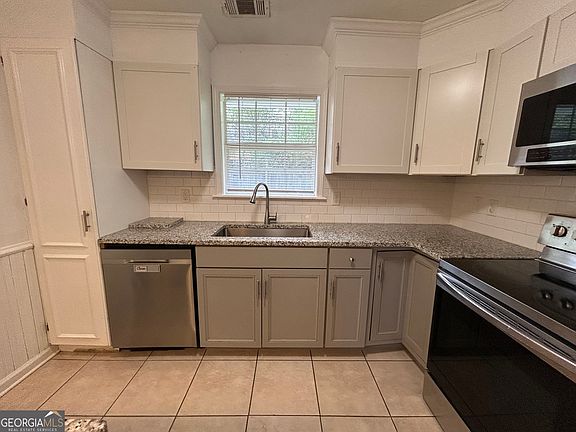 5th image of 5 Indianola Dr