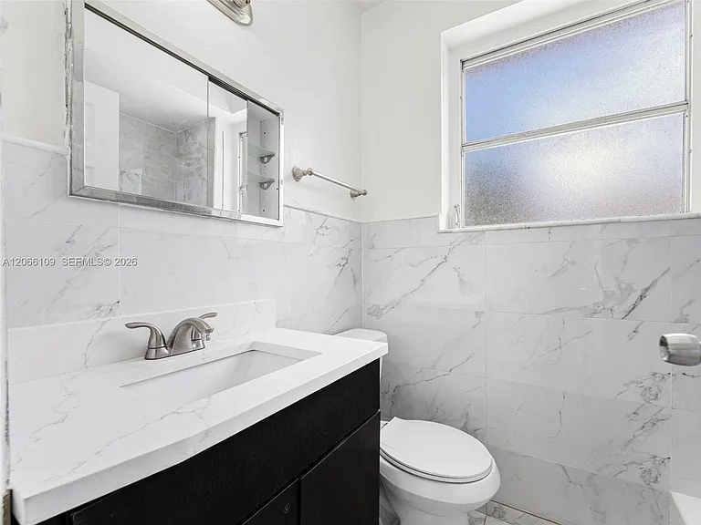 821 Jefferson Ave #3 — Photo 14
