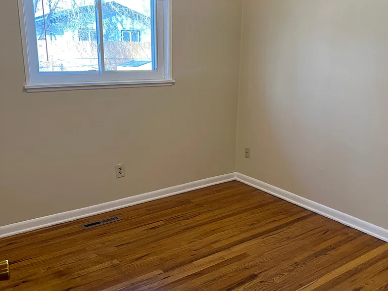 517 Wood St — Photo 9