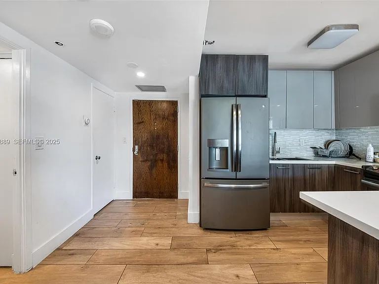 1541 Brickell Ave — Photo 17