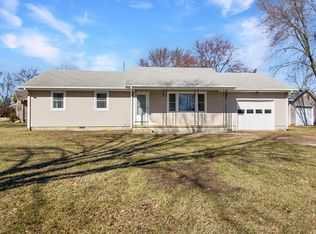 110 S Traster St, Altamont, KS 67330