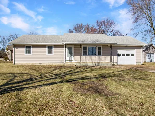 110 S Traster St, Altamont, KS 67330
