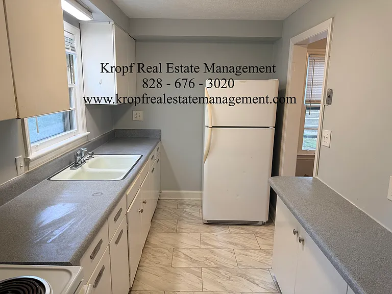 16 Larchmont Rd — Photo 10