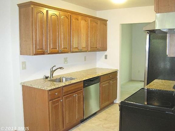 4th image of 8356 Stationhouse Ct