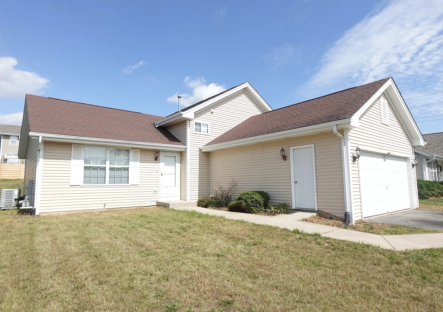 4 bed, 1700 sqft, $1,850 — Photo 2