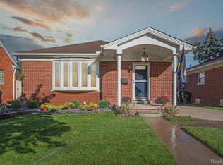 10019 Reeck Rd, Allen Park, MI 48101