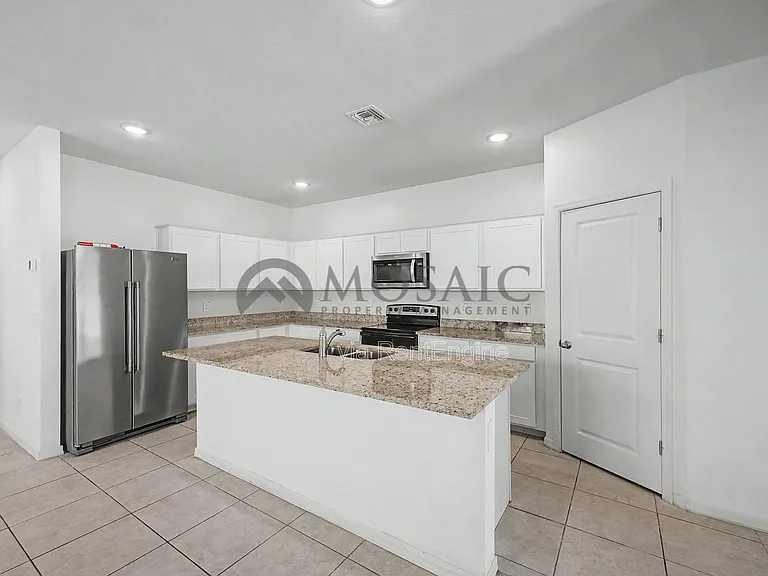 9553 W Agora Ln — Photo 8