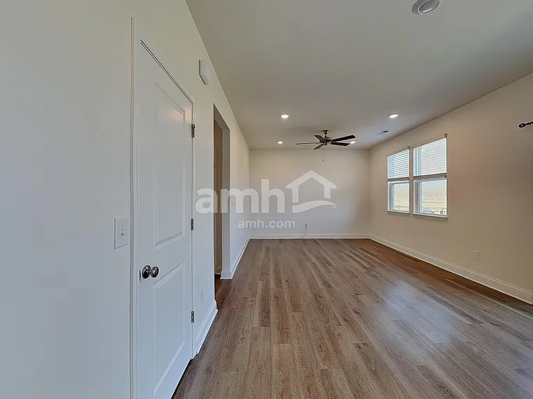 9016 Henley Ave — Photo 5