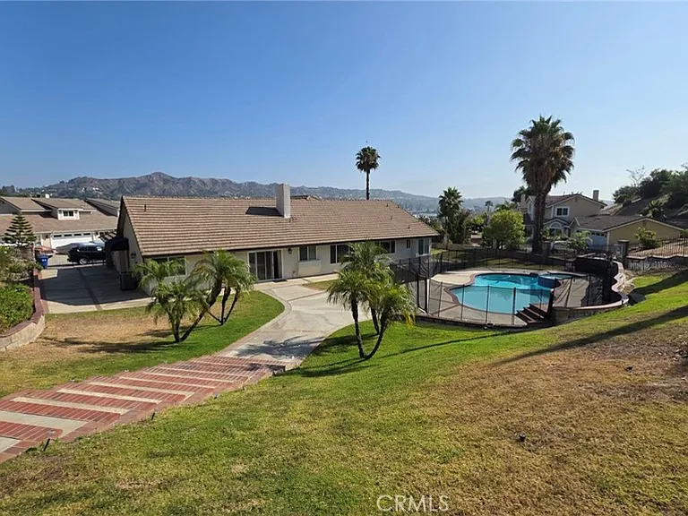 20800 Regency Ct — Photo 26