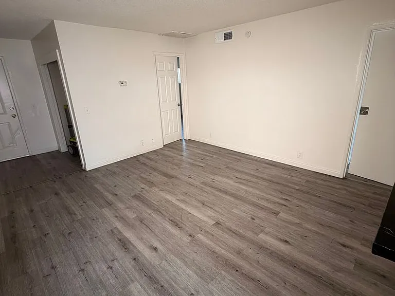 770 Mark Ave — Photo 2