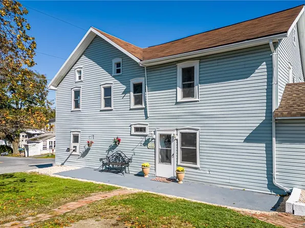 891 Oak Grove Dr, Lehighton, PA 18235