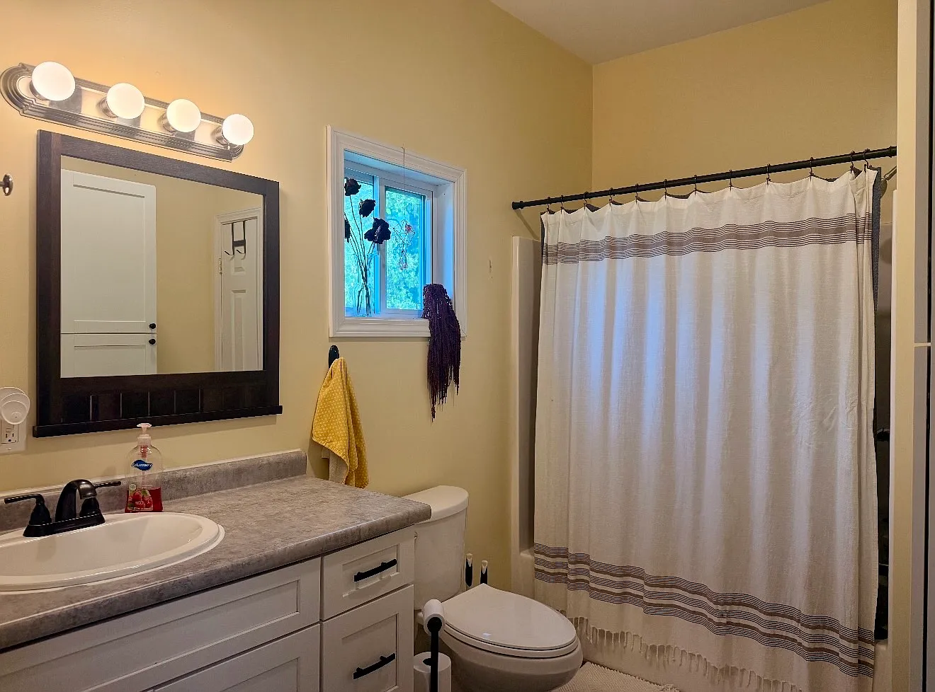 2 bed, 1000 sqft, $2,200 — Photo 1