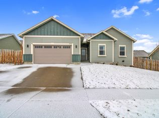 3302 Rocky Wagon St, Williston, ND 58801