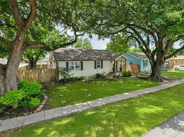 2300 Fenelon St, Chalmette, LA 70043