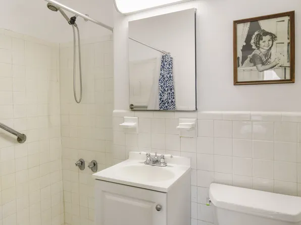 201 East 21st Street image 5 of 5