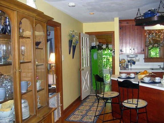 Kitchen Opens to Dining Room and Fla. room