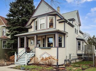 1036 Clarence Ave, Oak Park, IL 60304
