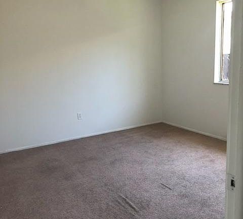 4th image of 515 Zahn Dr #B