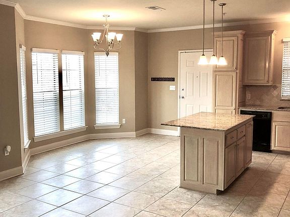 4th image of 9413 Burbank Dr #C