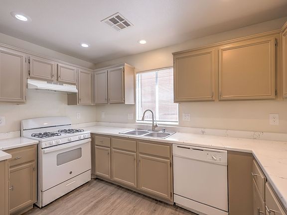 4th image of 4099 Halfmoon Bay Dr