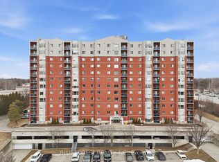 30 Chapman Ct #610, London, ON N6G 4Y4