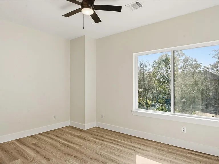 1315 Knight St #2 — Photo 4