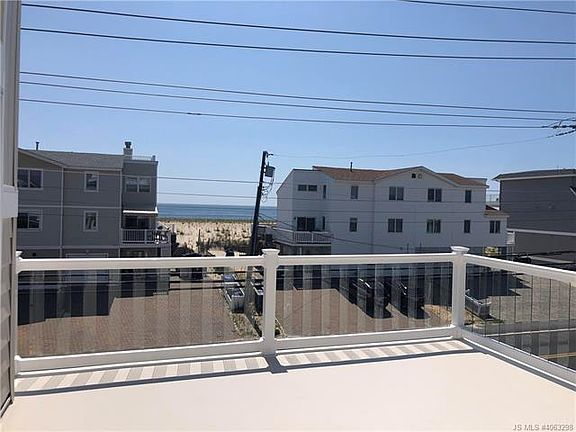 4th image of 4204 S Long Beach Blvd