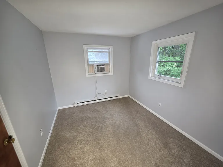 152 Cottage Grv #B — Photo 15