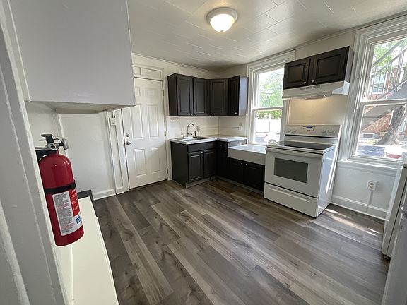 3rd image of 203 W North St