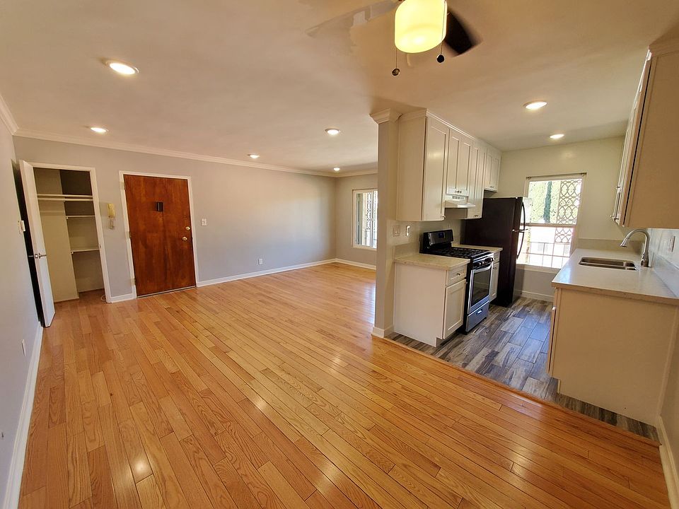 1st image of 949 N Sierra Bonita Ave #10