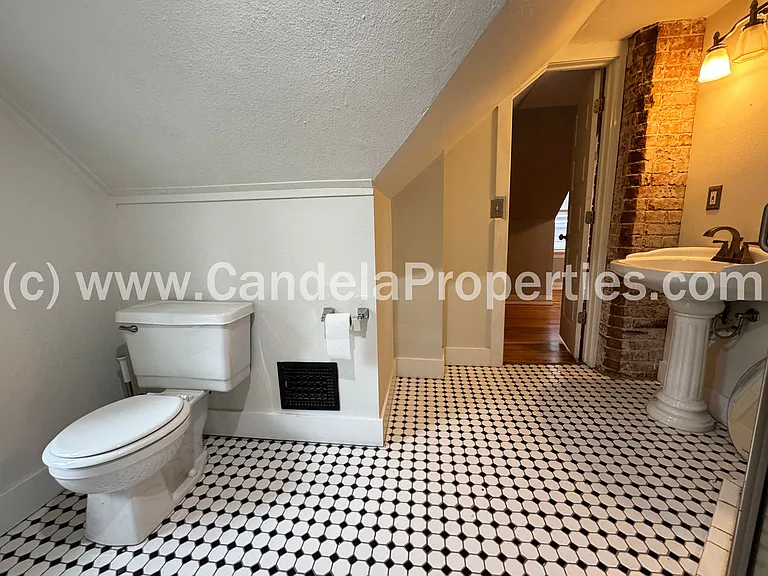 1911 W Colorado Ave — Photo 43