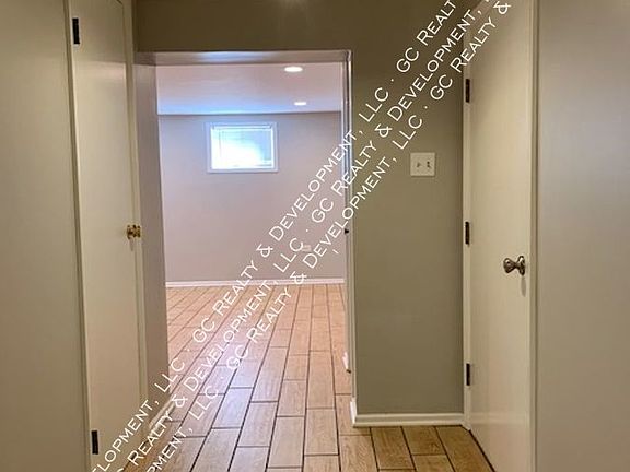 4th image of 1017 W Hillgrove Ave Unit G