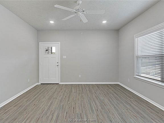 5th image of 1326 Prairie Dr #111