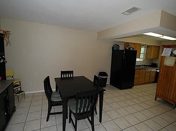 3rd image of 932 Meadow Mead Dr