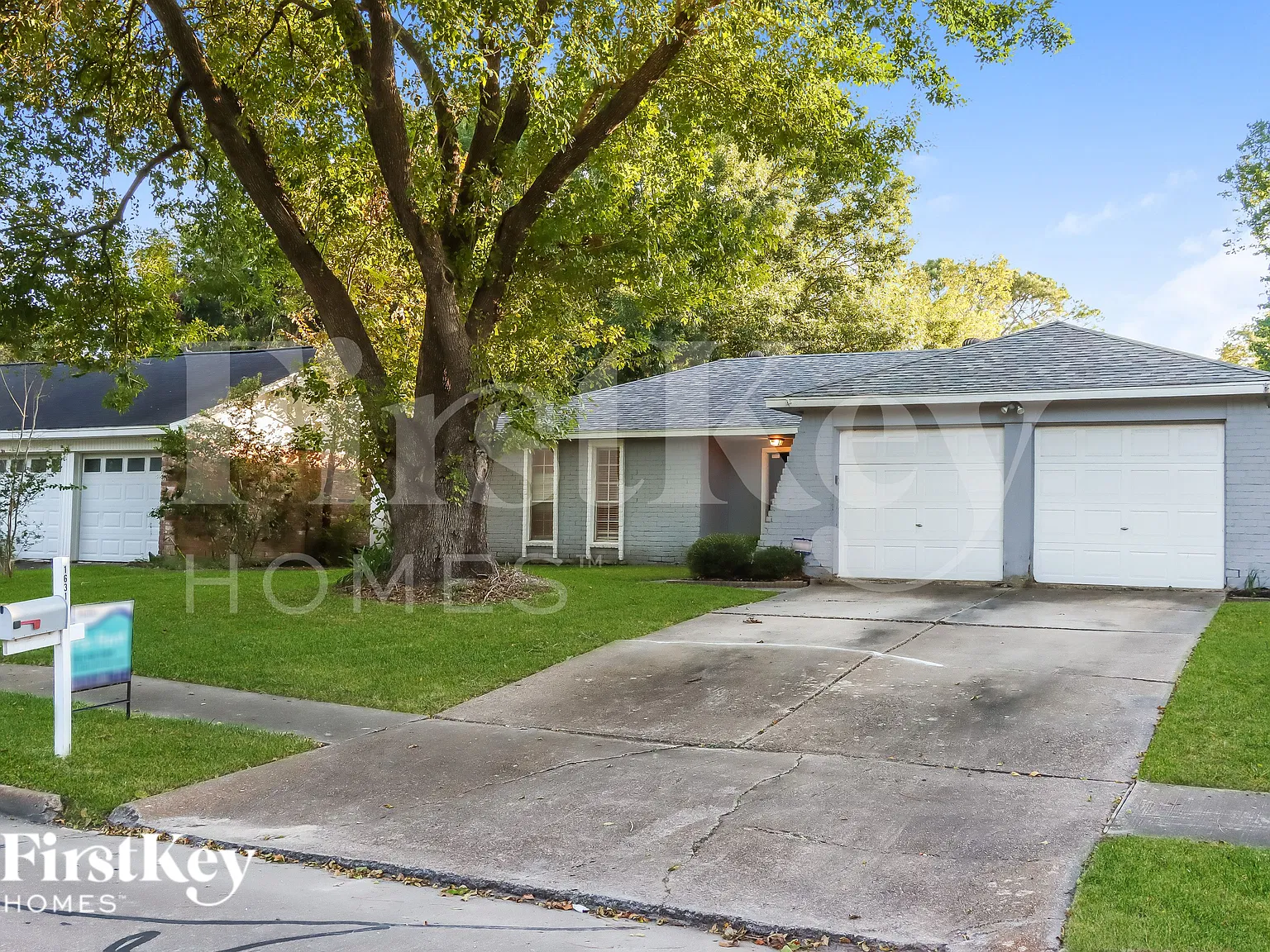 3 bed, 2.0 bath, 1976 sqft, $1,710 — Photo 2